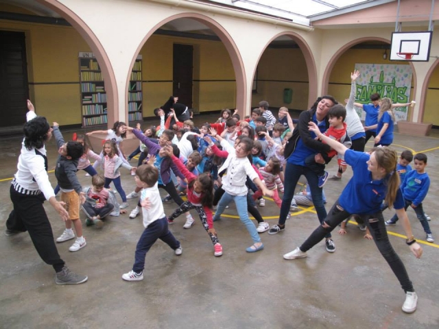 Yoga pirata en el campamento